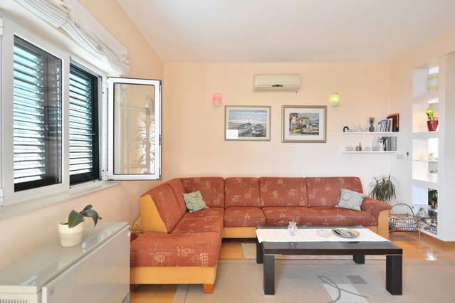 Apartment Lejo Jesenice  Pokoj fotografie